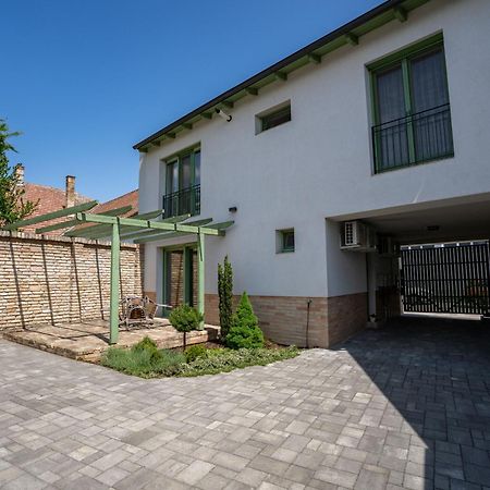 Jokai Apartman Dunafoldvar 外观 照片