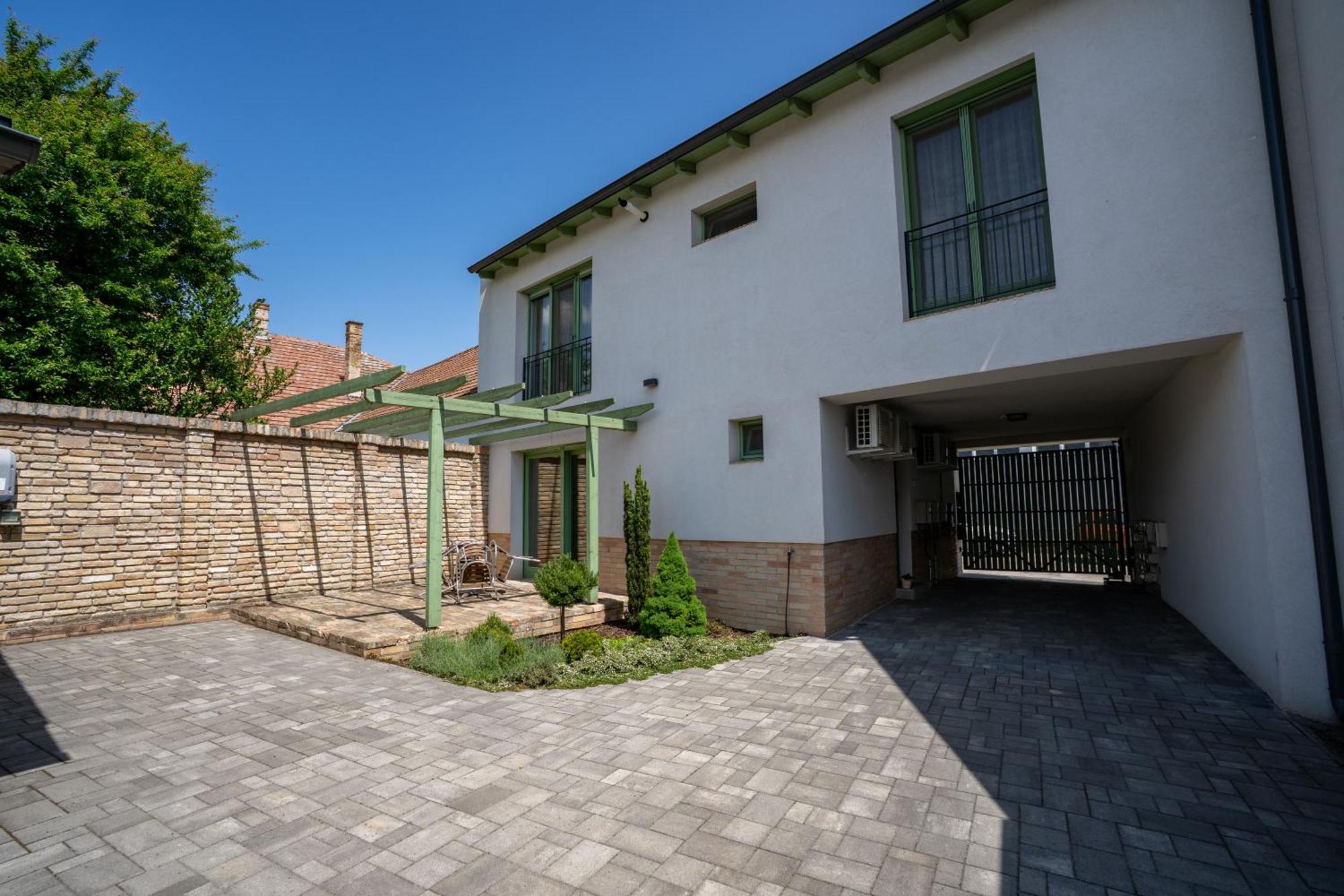 Jokai Apartman Dunafoldvar 外观 照片